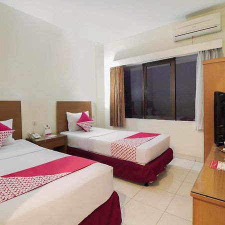 Capital O Galaxy Inn Bandung Buitenkant foto