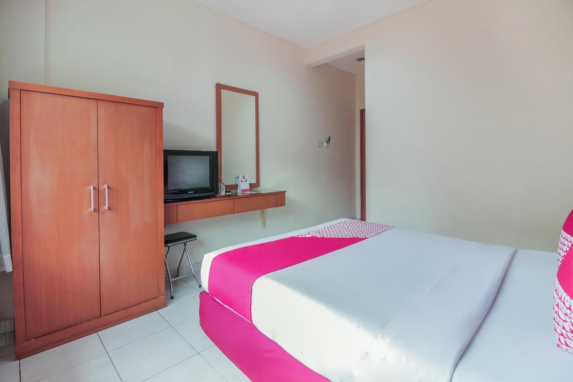 Capital O Galaxy Inn Bandung Buitenkant foto