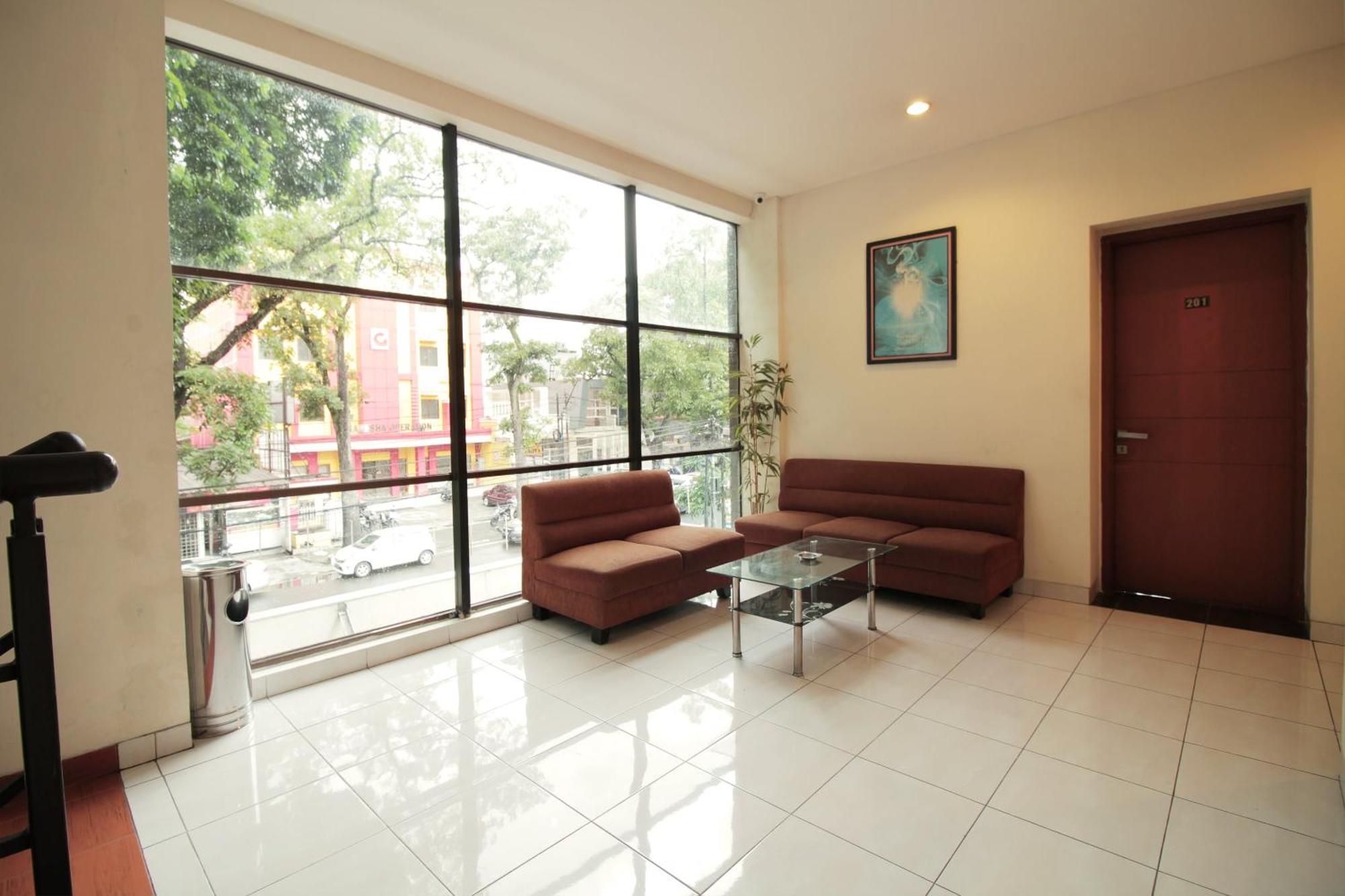 Capital O Galaxy Inn Bandung Buitenkant foto