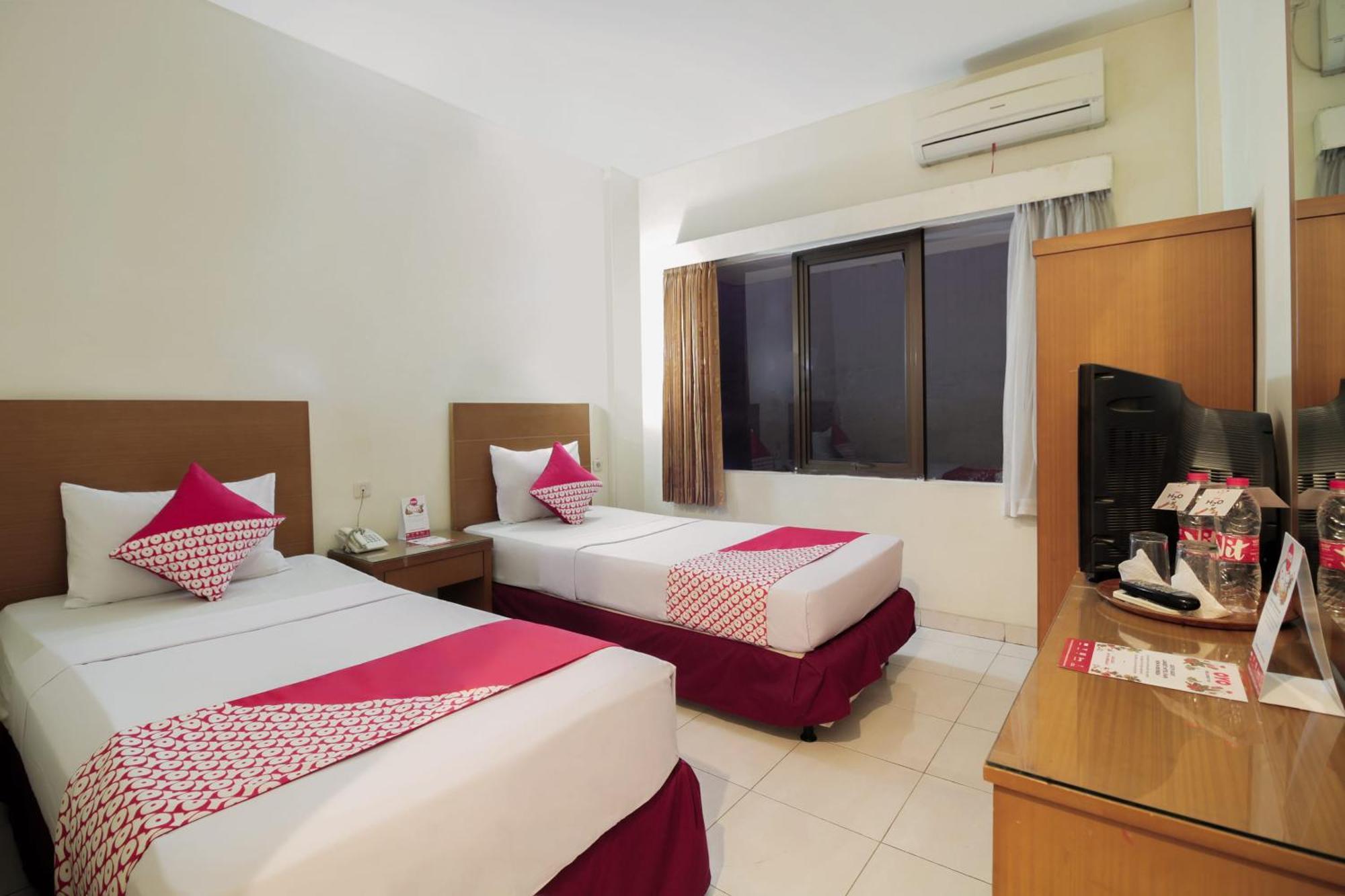 Capital O Galaxy Inn Bandung Buitenkant foto