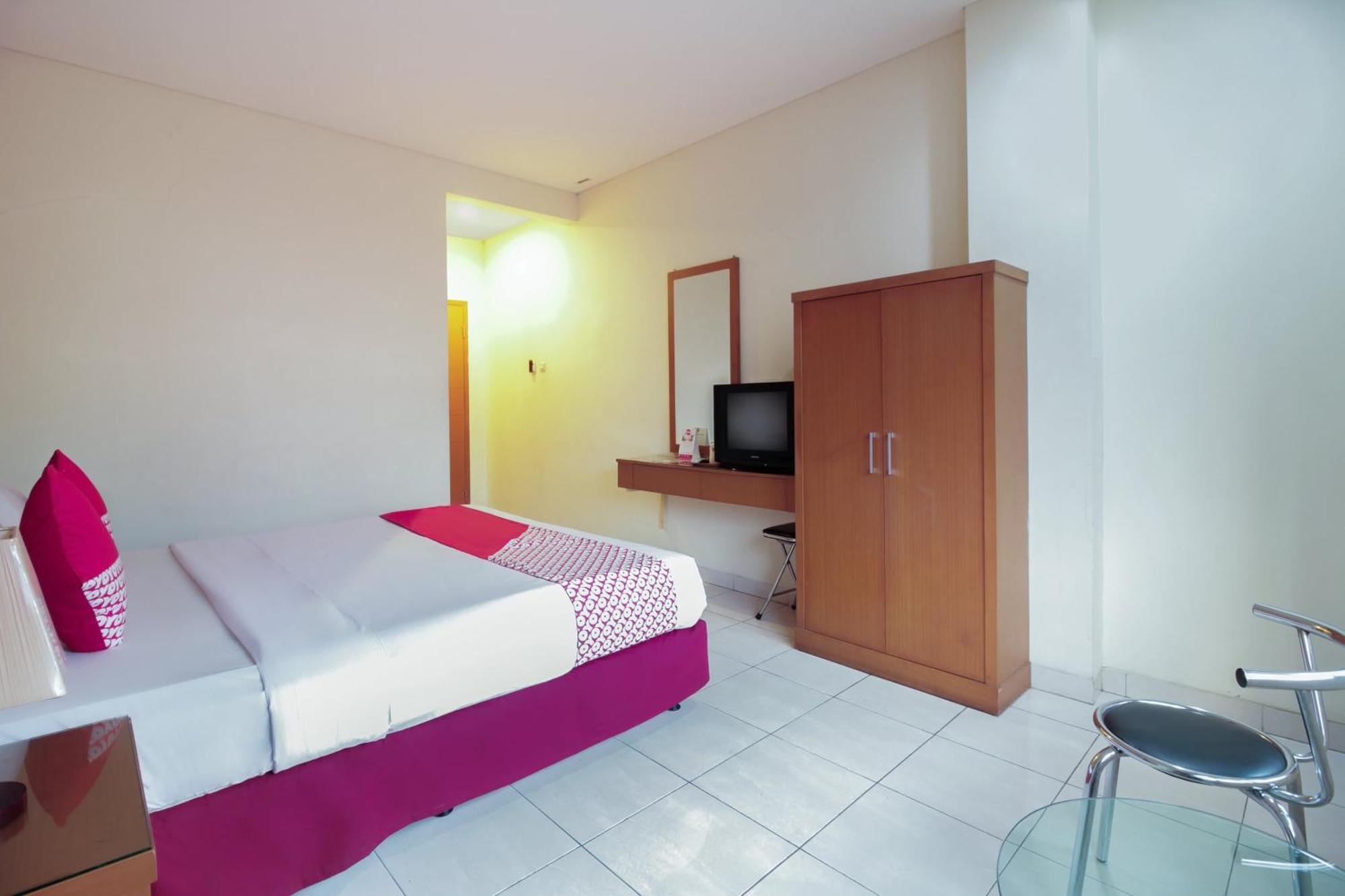 Capital O Galaxy Inn Bandung Buitenkant foto