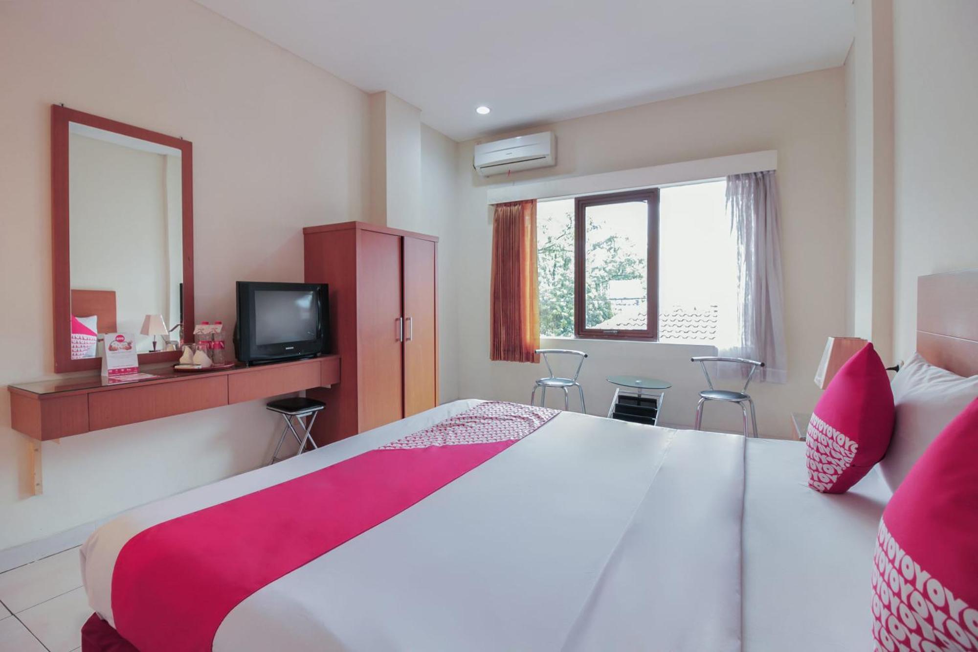 Capital O Galaxy Inn Bandung Buitenkant foto